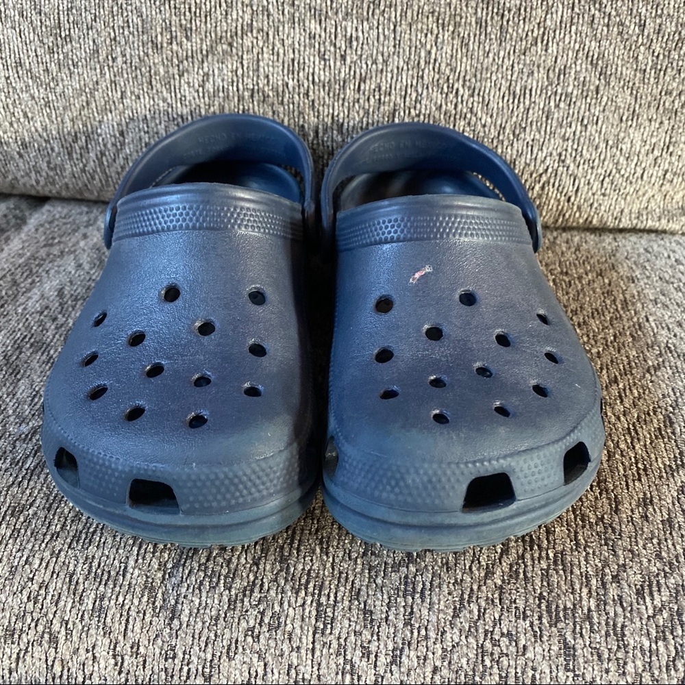 Crocs Sandals Navy Blue Men's Sz 2 Women's Sz 4